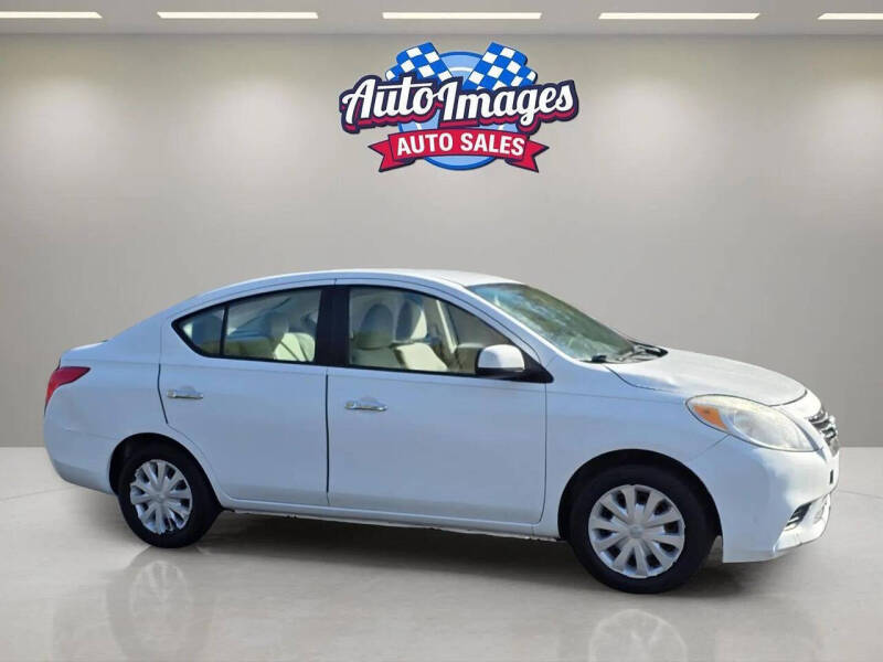2012 Nissan Versa 1.6 SV