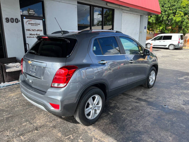 2020 Chevrolet Trax LT photo 2