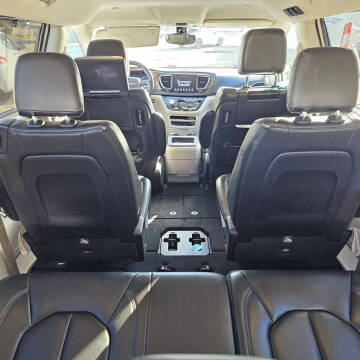 2017 Chrysler Pacifica Touring-L Plus