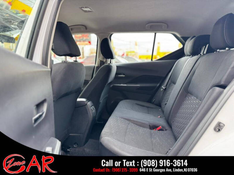 2023 Nissan Kicks SV