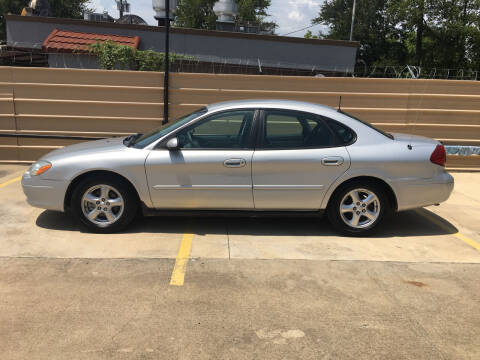 2002 Ford Taurus for sale at True Auto Sales & Wrecker Service in Dallas TX