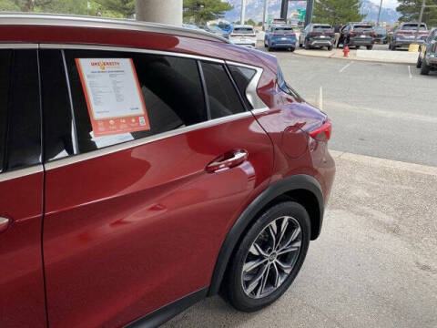 2019 Infiniti QX30 Essential