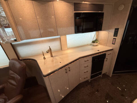 2001 Prevost Marathon