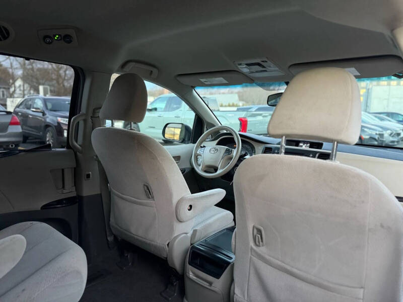 2012 Toyota Sienna