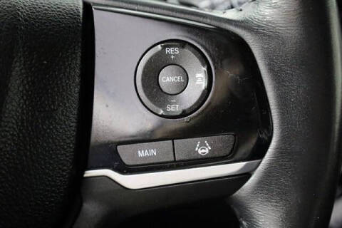 2019 Honda Pilot Touring w/Rear Captain's Chairs