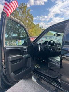 Used Car 2017 Chevrolet Silverado 1500  Lt Z71 4x4 4dr Crew Cab 5.8 Ft. Sb For Sale Under $20,000 In San Antonio, Texas