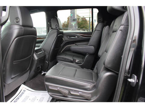 2023 Cadillac Escalade ESV Luxury