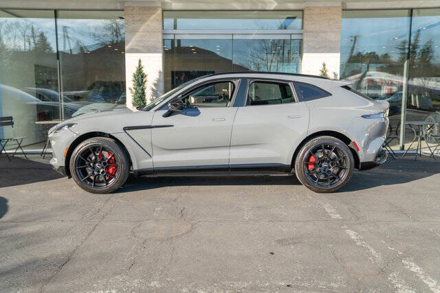2021 Aston Martin DBX 41