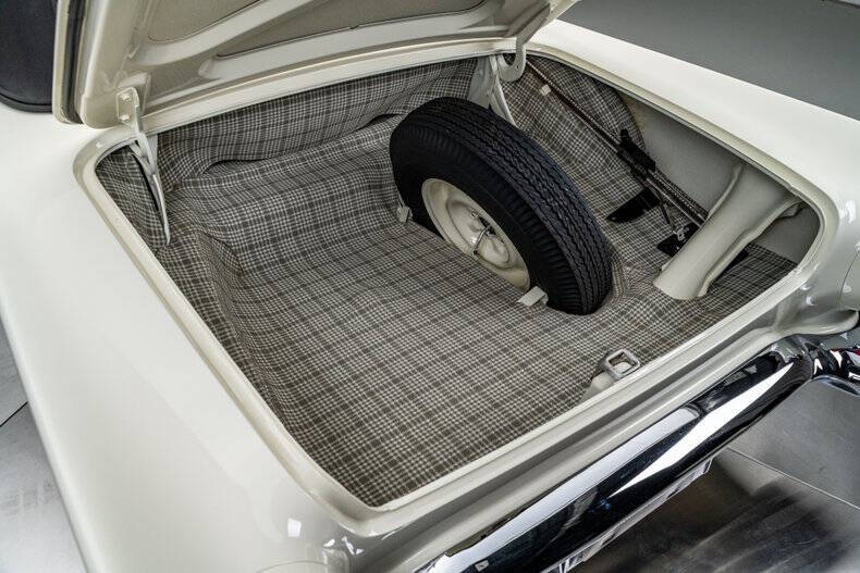 1957 Ford Thunderbird