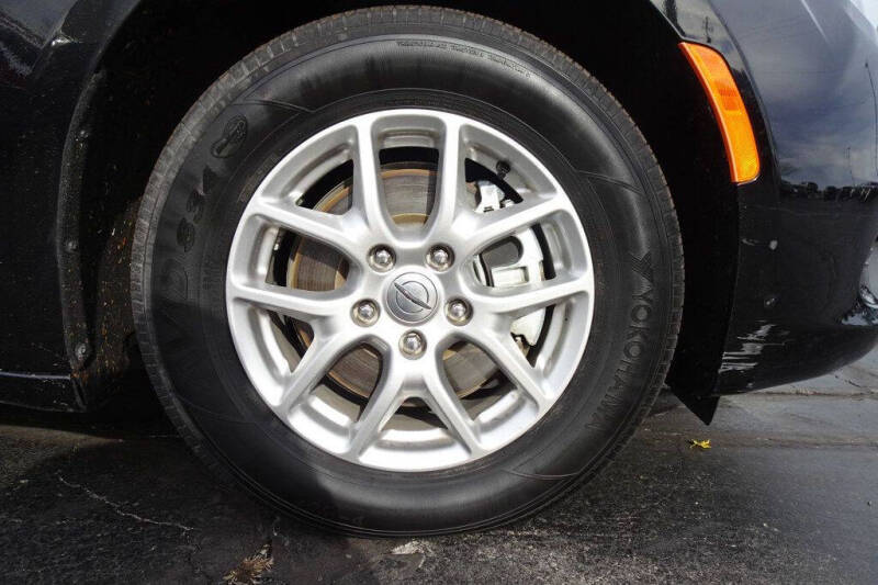 2024 Chrysler Voyager LX