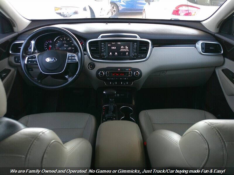 2020 Kia Sorento EX V6