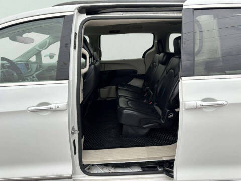2017 Chrysler Pacifica Touring Plus