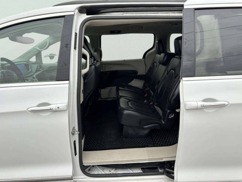 2017 Chrysler Pacifica Touring Plus