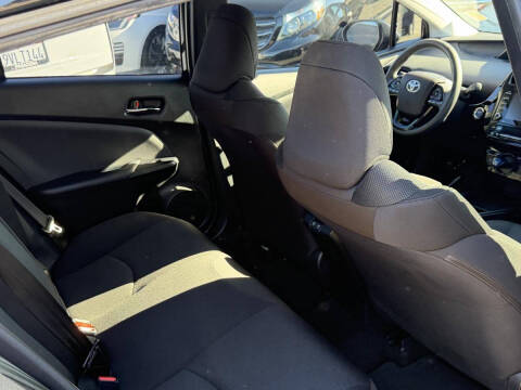 2021 Toyota Prius L Eco