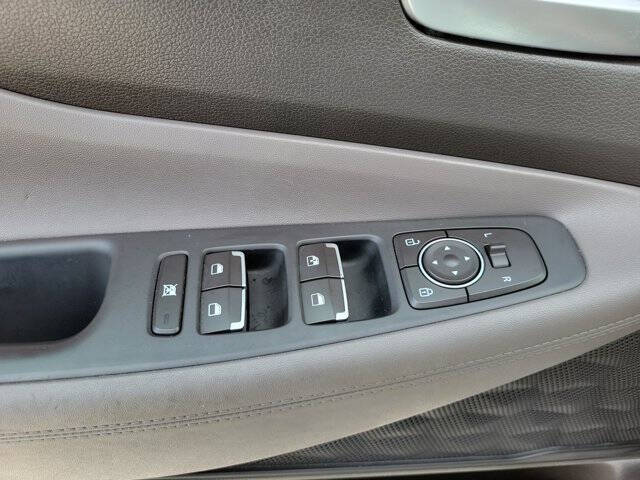 2020 Hyundai Santa Fe SE