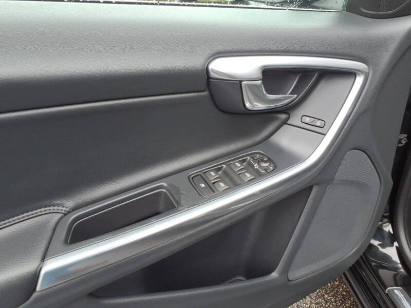 2015 Volvo V60 T5 Platinum