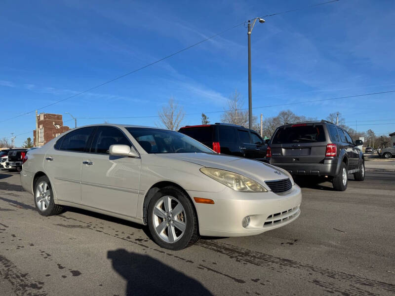 2005 Lexus ES 330 for sale at The Car Cove, LLC in Muncie IN