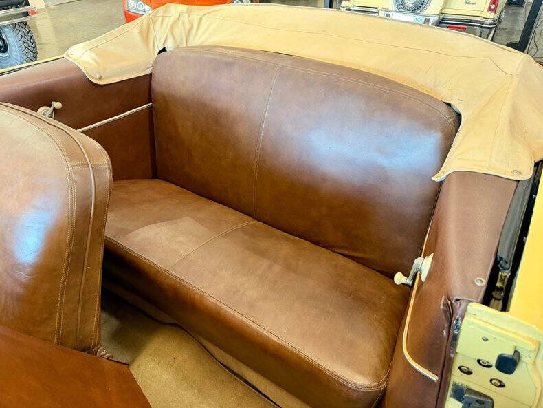 1948 Ford Super Deluxe