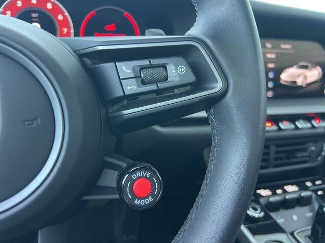 2025 Porsche 911 Carrera