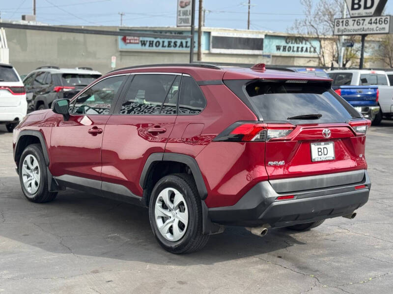 2020 Toyota RAV4 LE