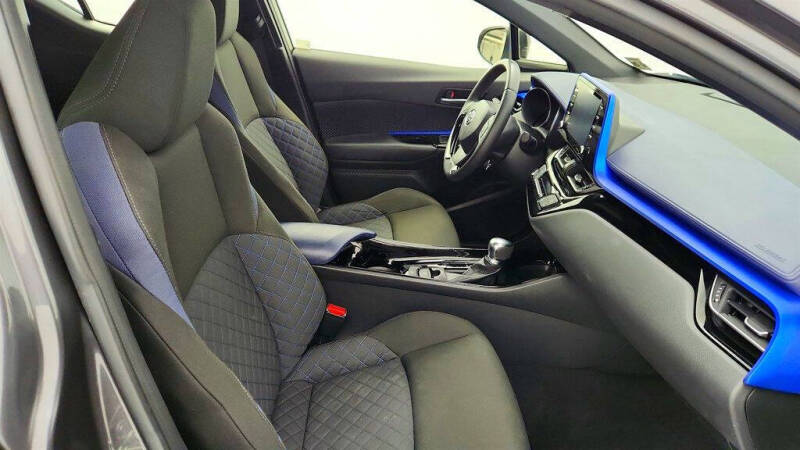 2021 Toyota C-HR XLE