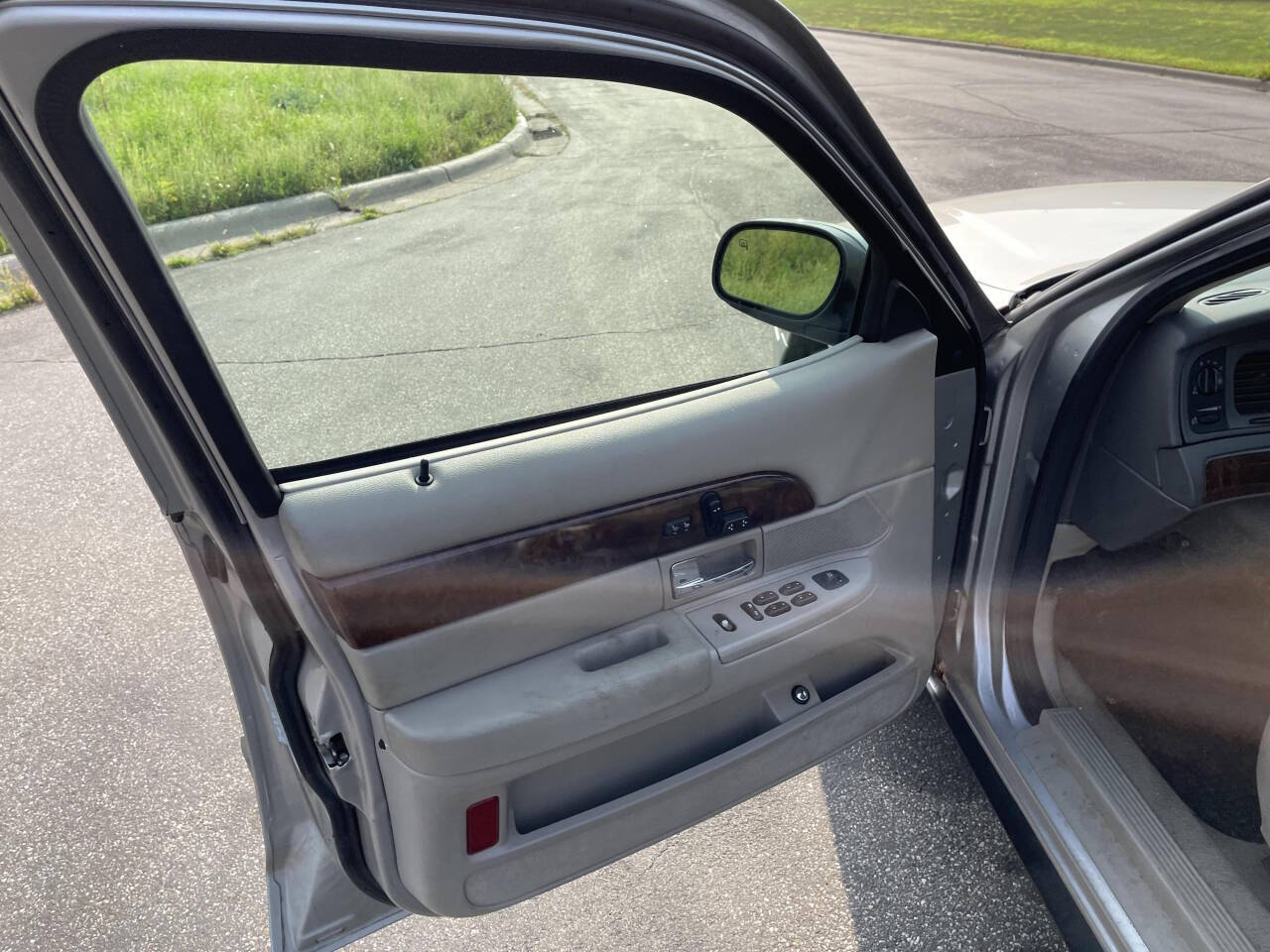 2006 Mercury Grand Marquis for sale at Twin Cities Auctions in Elk River, MN