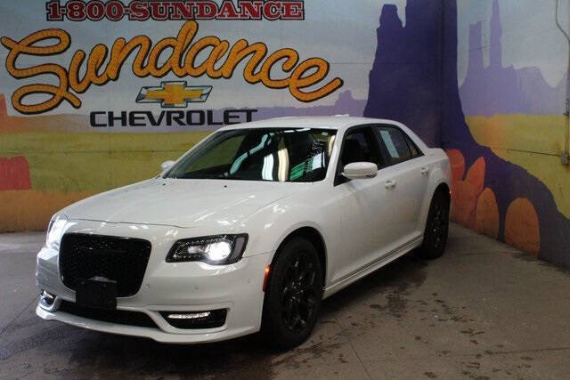 Used 2022 Chrysler 300 Touring L with VIN 2C3CCASG0NH236899 for sale in Grand Ledge, MI