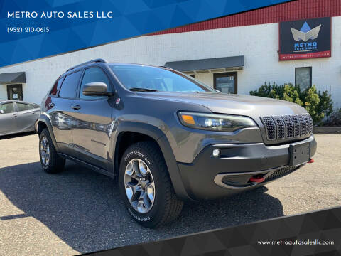 2019 Jeep Cherokee for sale at METRO AUTO SALES LLC in Blaine MN