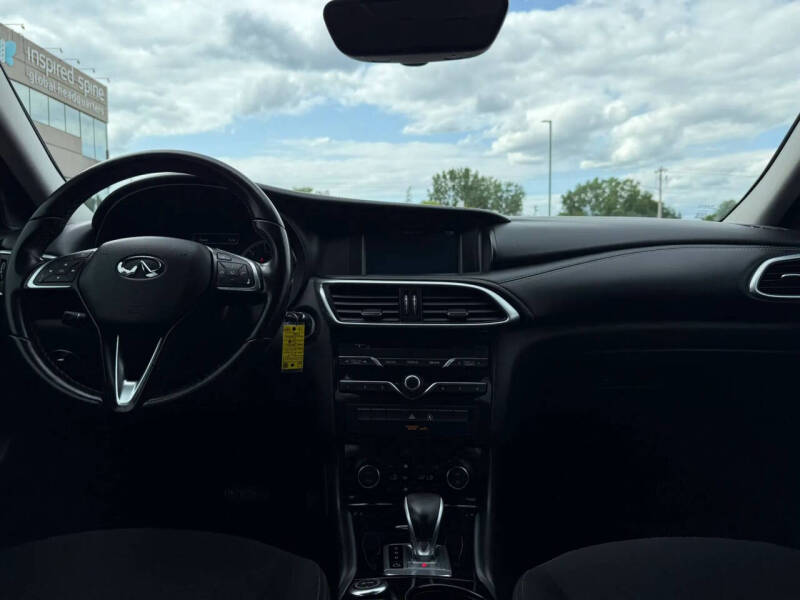 2017 Infiniti QX30