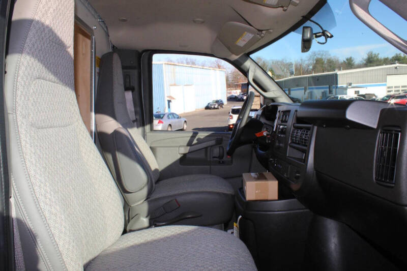 2025 Chevrolet Express 3500