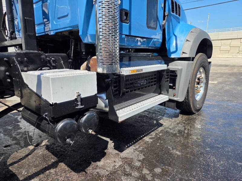 2019 Mack Granite 84FR