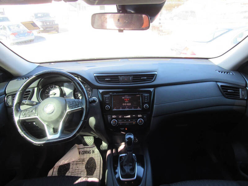 2020 Nissan Rogue SV