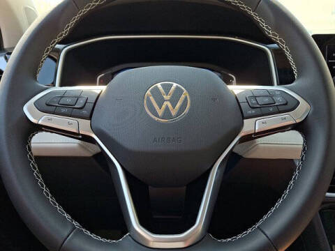 2025 Volkswagen Taos SEL 4Motion