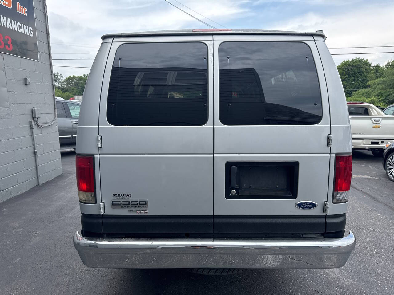 View vehicle photo 7