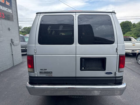 2006 Ford E-Series E-350 SD XLT