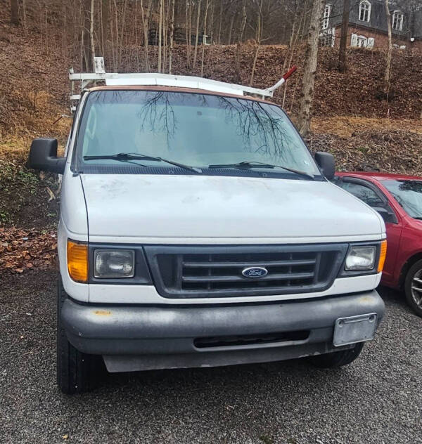 2003 Ford Econoline Van Commercial's photo