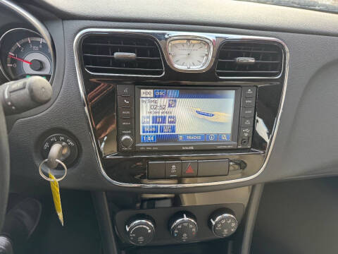 2011 Chrysler 200 Touring