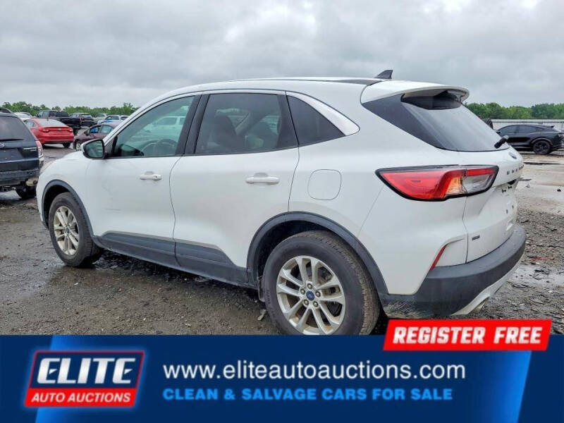 2020 Ford Escape SE