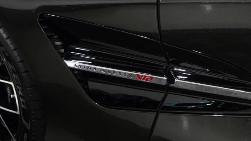 2025 Aston Martin Vanquish