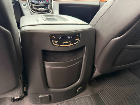 2019 Cadillac Escalade Luxury