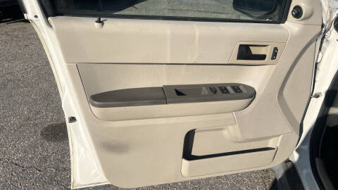 2010 Ford Escape XLS