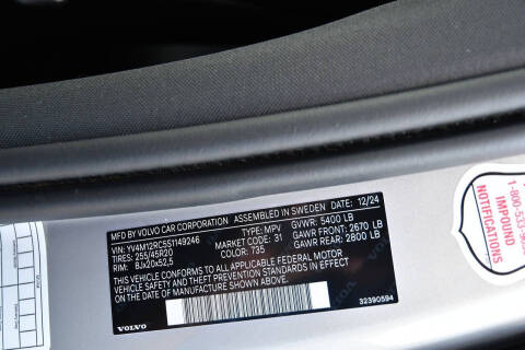 2025 Volvo XC60 B5 Plus Dark Theme