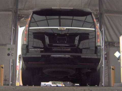 2016 Cadillac Escalade Luxury Collection