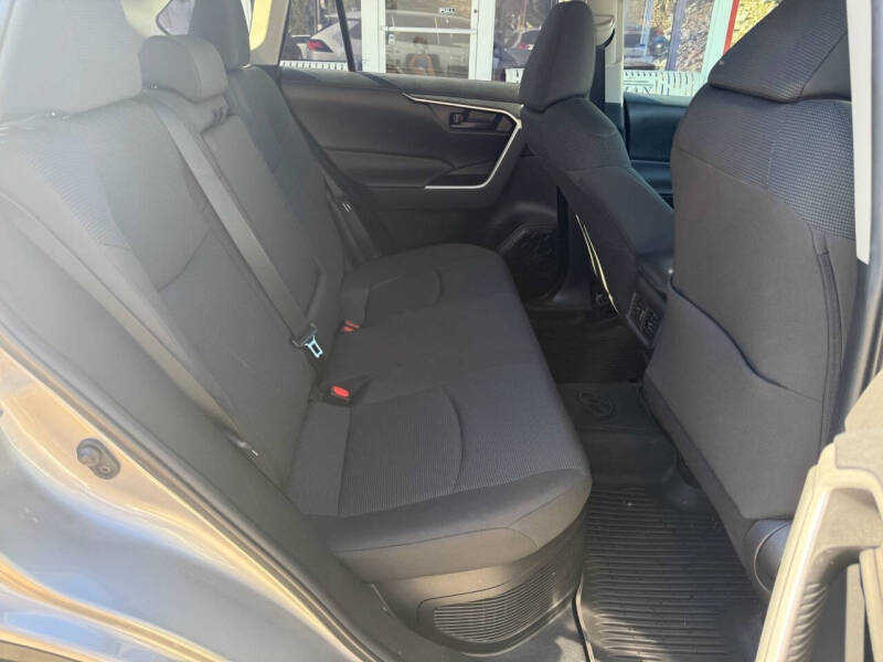 2021 Toyota RAV4 Hybrid LE