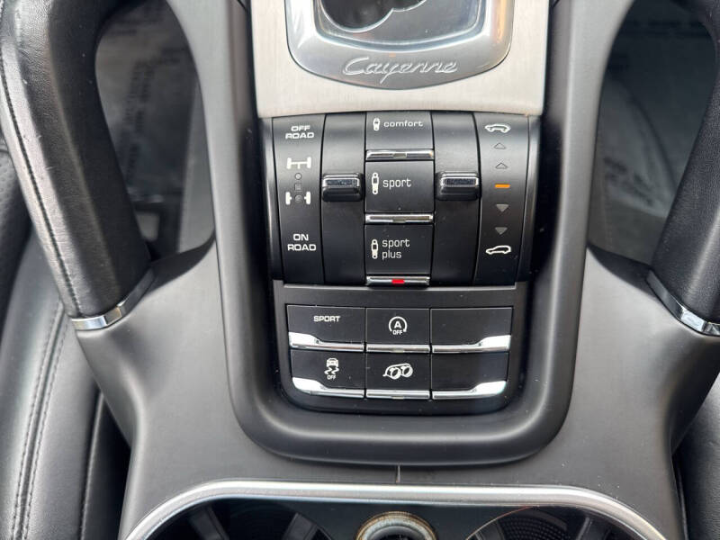 2016 Porsche Cayenne GTS
