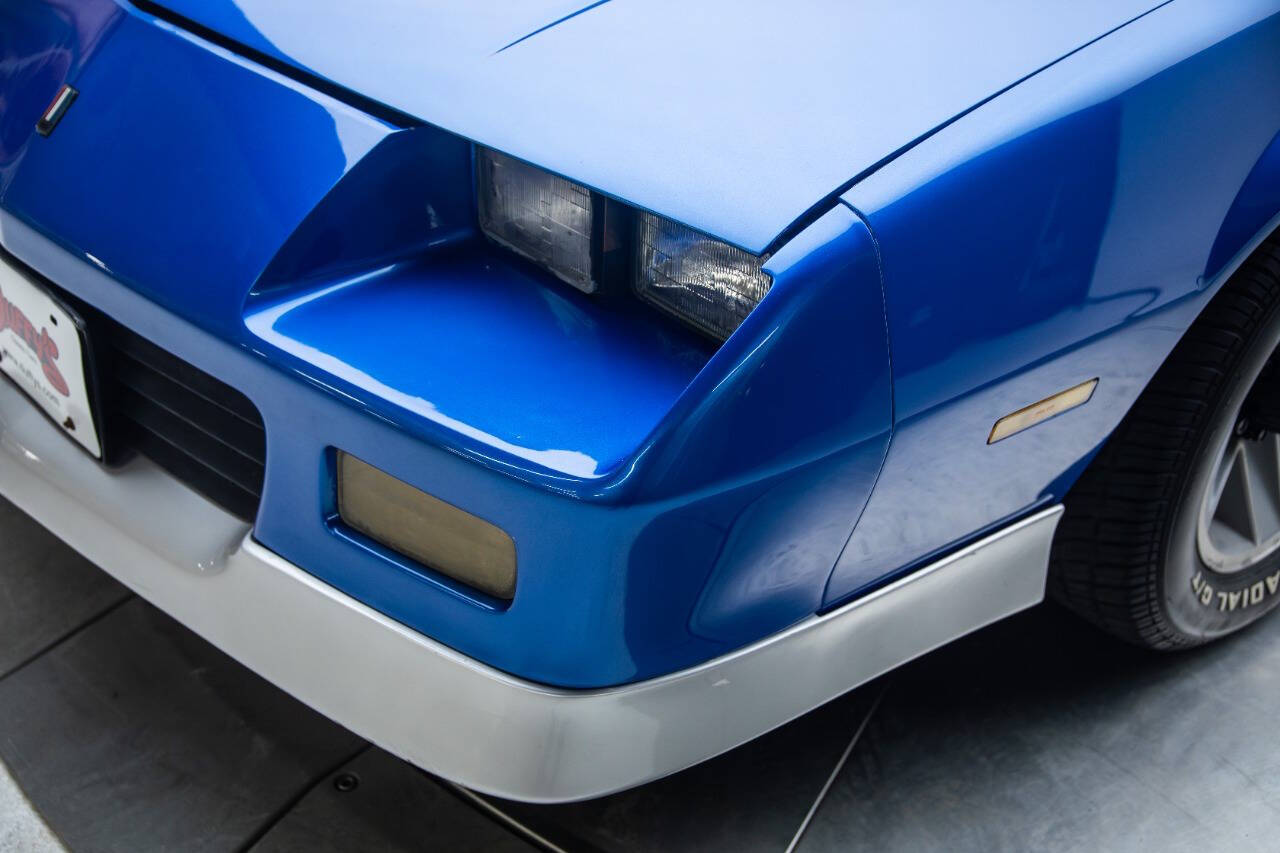 1989 Chevrolet Camaro 32