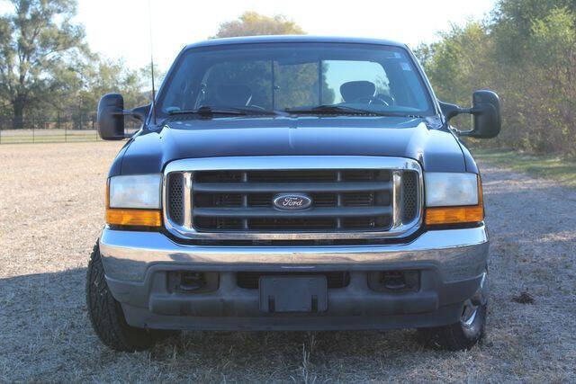 2001 Ford F-350 Super Duty XLT photo 2