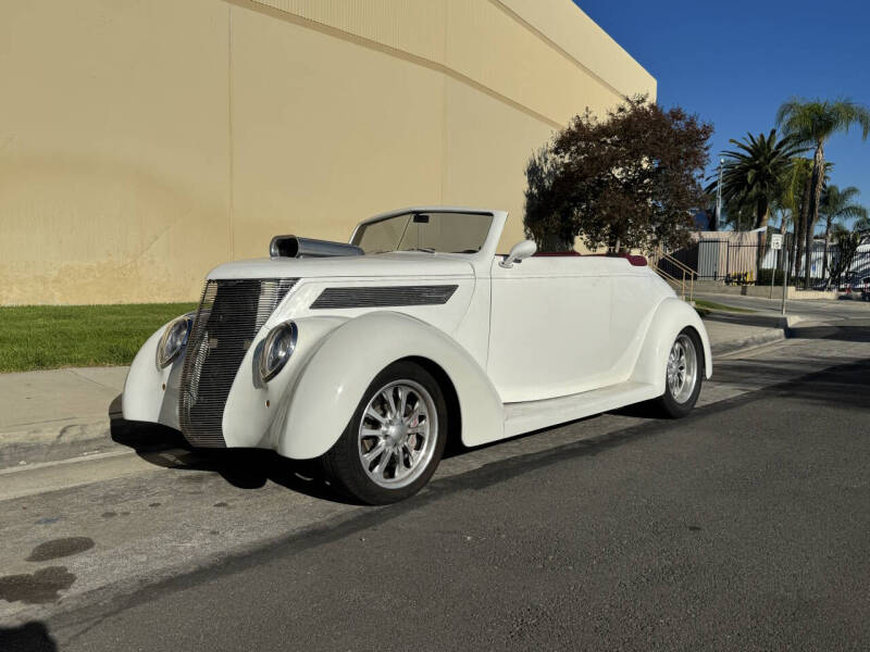 1937 Ford Cabriolet