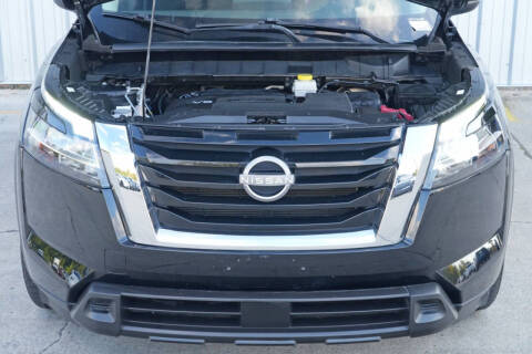 2022 Nissan Pathfinder SV