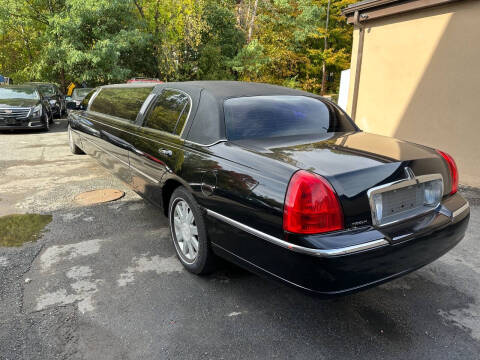 2005 Lincoln Town Car Executive